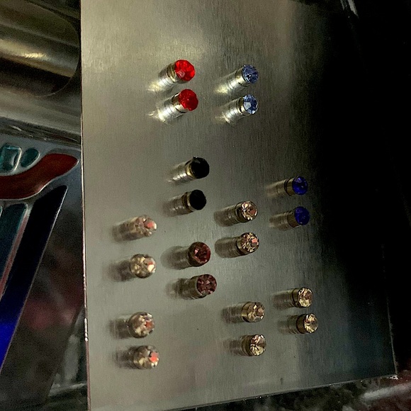 Magnetic non piercing 3mm studs for ears and nose - Picture 3 of 4